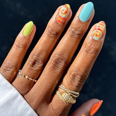 coachella nail look tie dye nails